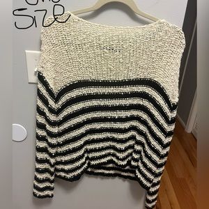 Worn 1-2x. Great condition. One size fits all